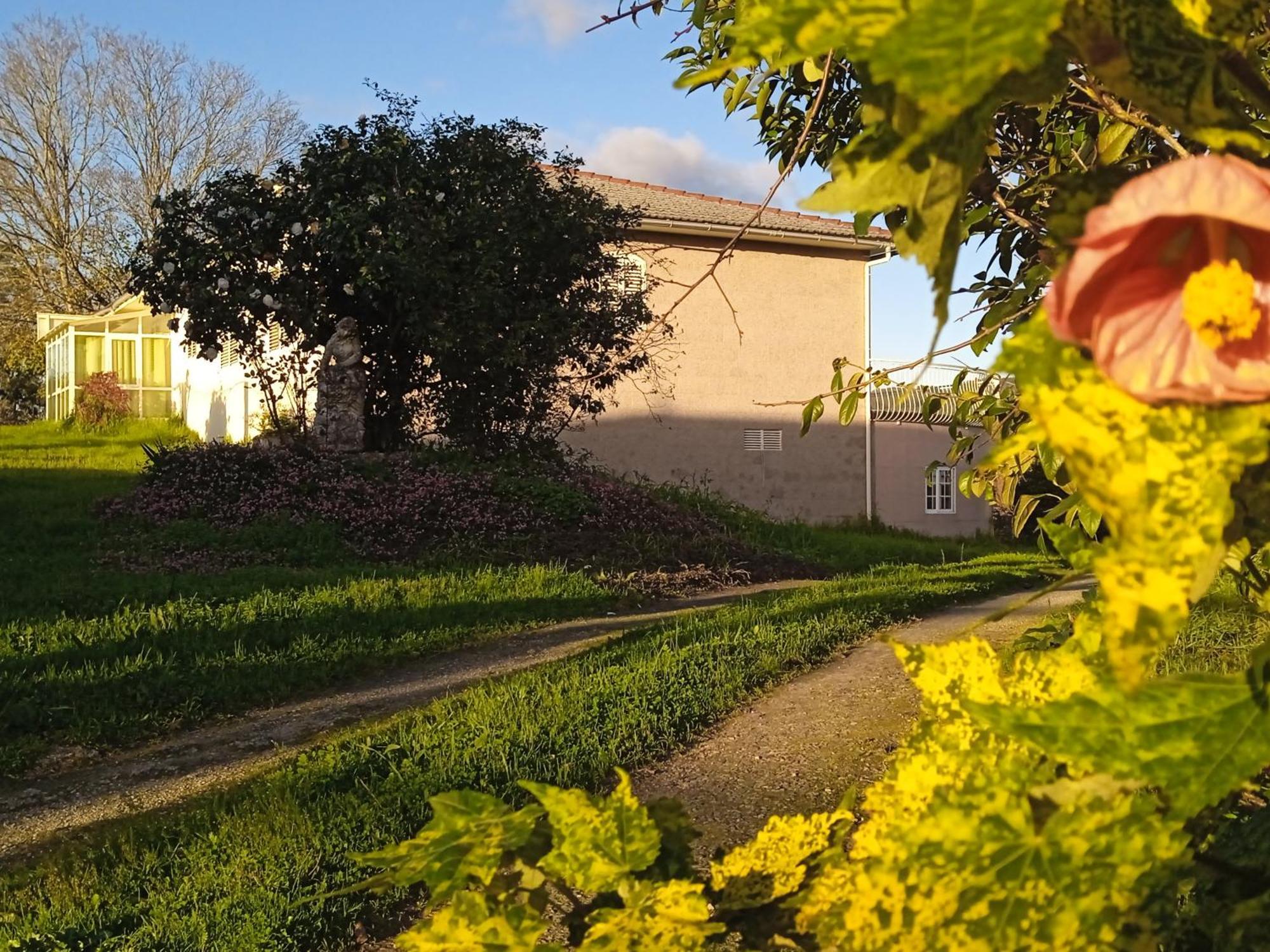A Casa De Abelleira Ponteareas Bed & Breakfast Luaran gambar